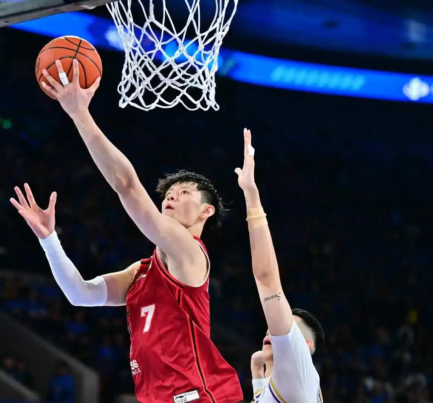 包含CBA常规赛赛程吃紧，圣安东尼奥马刺今晚强势反弹，引发热议，年轻球员得到机会的词条雷竞技