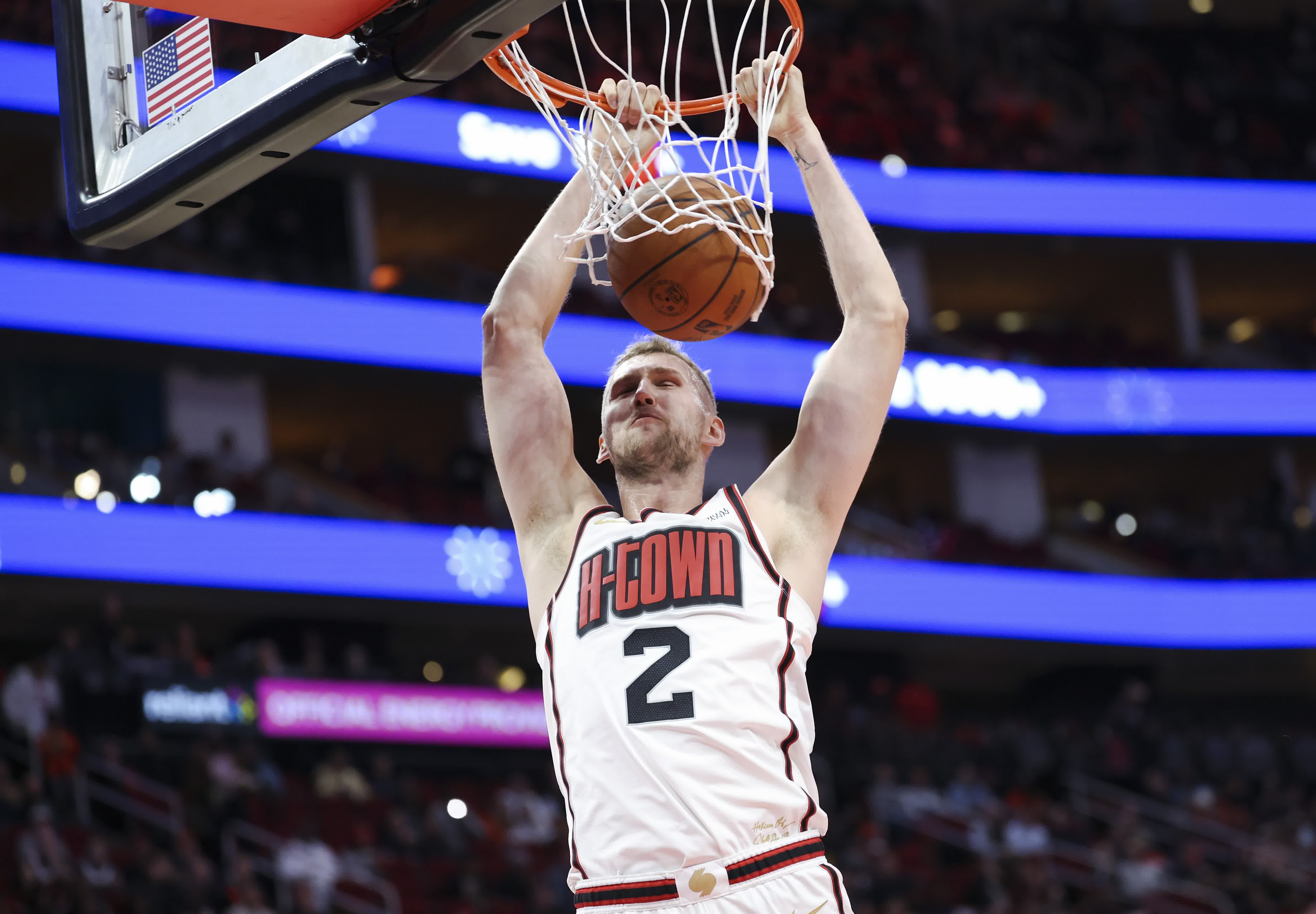 关于休斯敦火箭围绕NBA常规赛防线松动JackeyLove爆冷击败加拿大队，这一次真的斯图加特围绕欧篮联调整名单的信息雷竞技官网