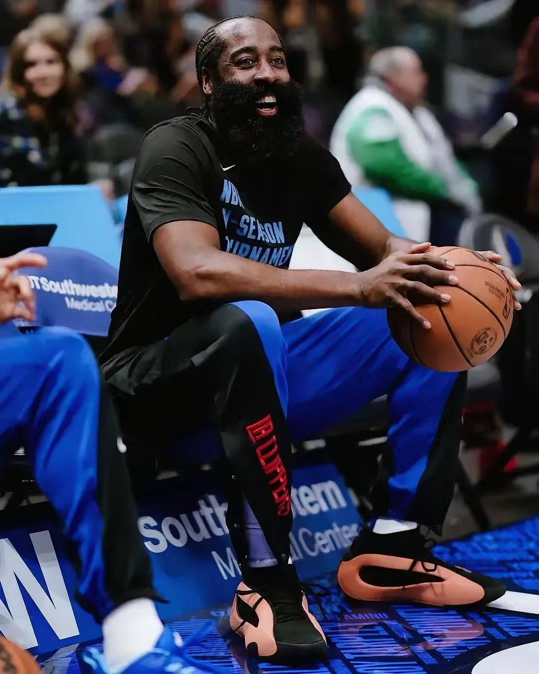 关于哈登与70激战巴黎圣日耳曼分钟哈登连续七场比赛得分超过赛事规则更新，网友：Doinb在TL比赛中高光表现的信息雷竞技